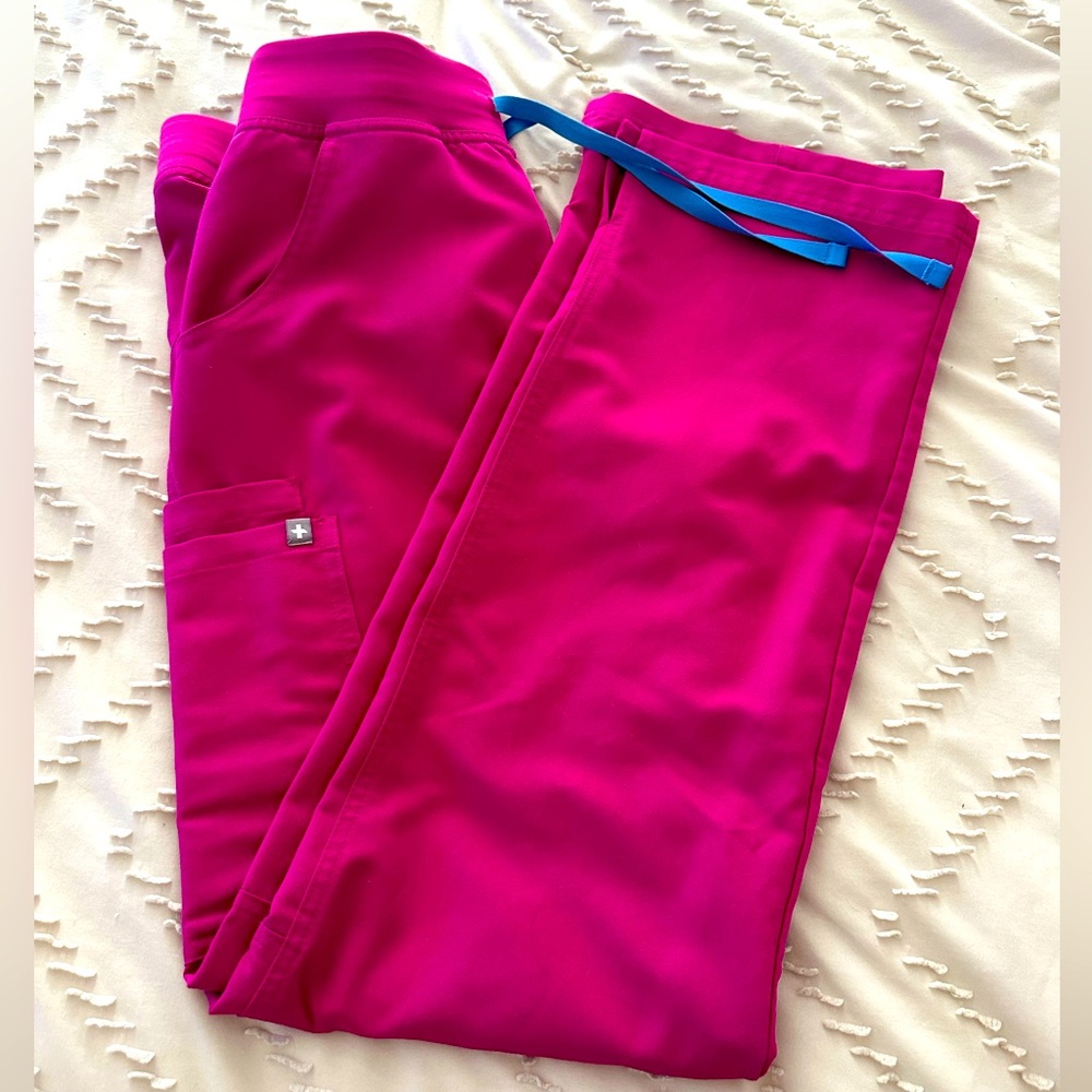 Women’s Figs Kade Cargo Scrub Pants